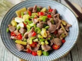 十道家常菜-酸辣鸡杂做法